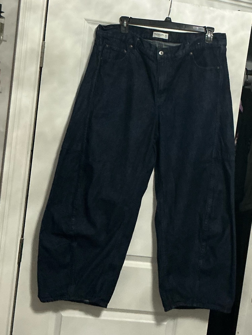 Abercrombie & Fitch Mid Rise Ultra Barrel Jeans,